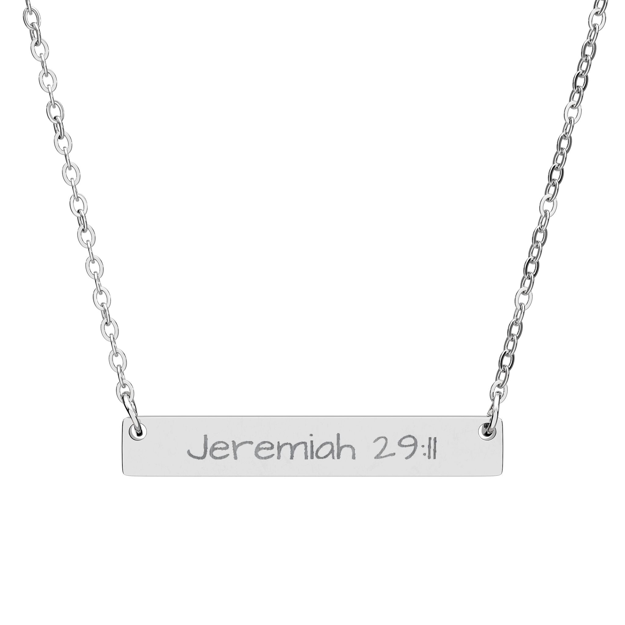 Silver necklace with a bar pendant engraved with 'Maman d'une étoile' on a white background